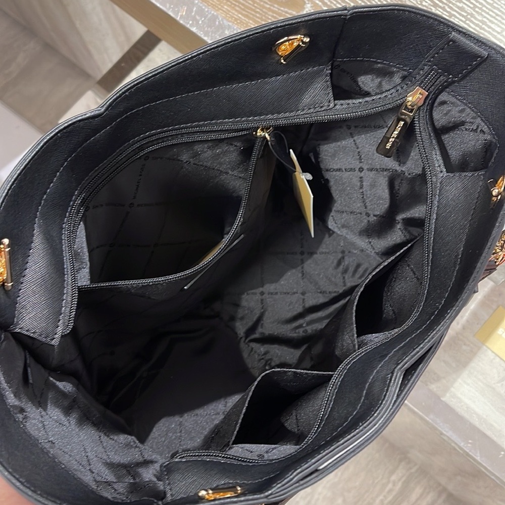 Michael Kors Jet Set Travel Large Chained Tote Shoulder Bag MK Black
NWT - Picture 14 of 16